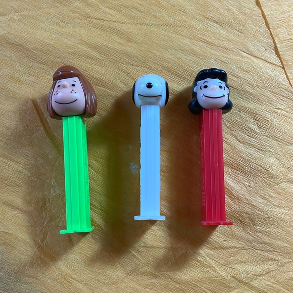 Charlie Brown pez dispenser New - Picture 1 of 2